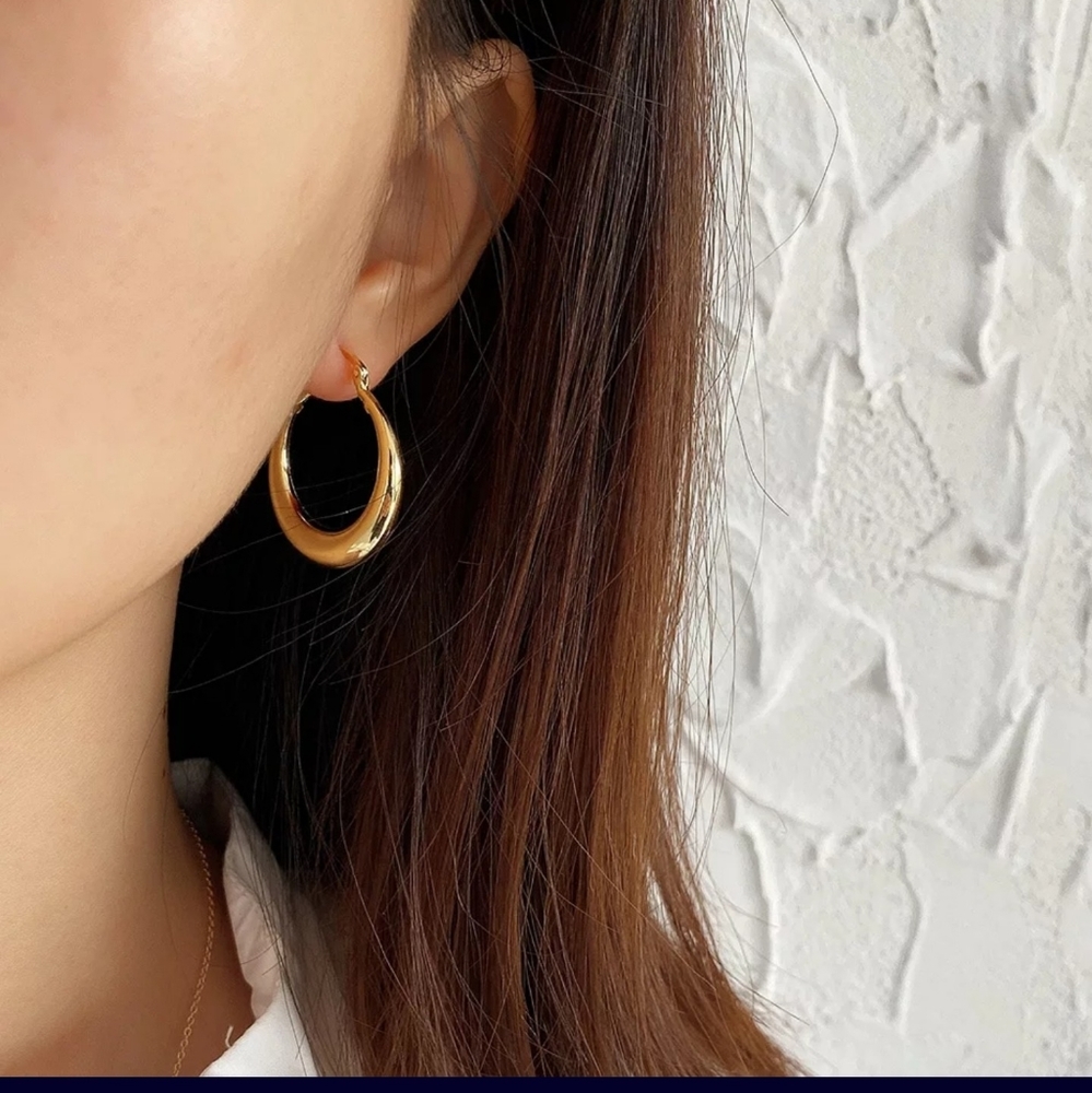 18k Gold Plated Hoop Earrings for a Luxurious Look
